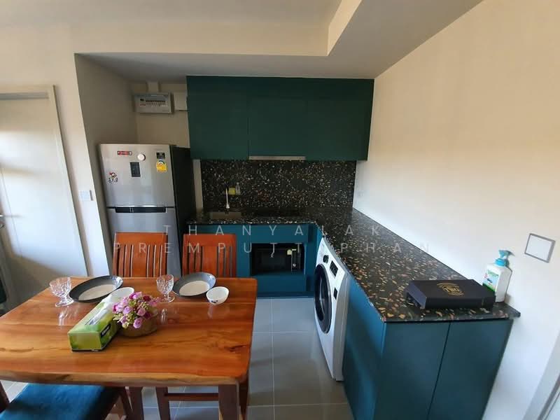 The Base Sukhumvit 50, Bangkok, Soi Roem Charoen 1, Sukhumvit 50 Road, Phra Kanong, Khlong Toei, Bangkok, 2 Bedrooms, 46 sqm, Condo For Rent, by Thanyalak Premputtiphan, 500474103 - DDproperty.com