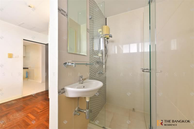 Lake Green, Bangkok, 199 Sukhumvit Soi 8, Khlong Toei, Khlong Toei, Bangkok, 2 Bedrooms, 91 sqm, Condo For Sale, by Sirirut Havee Akehurst, 500474195 - DDproperty.com