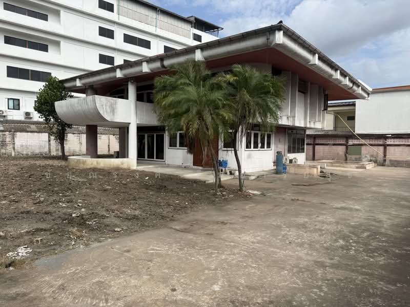 Land with Existing Building for Rent | Sukhumvit 71 | 253.4 Sq.Wah, Bangkok, สุขุมวิท 71, Khlong Tan Nua, Watthana, Bangkok, , 1,012 sqm, Land For Rent, by ชัยณรงค์ ลิ้มอารีย์สุข, 500474200 - DDproperty.com