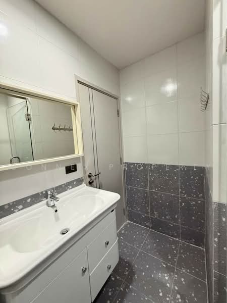 Wyne Sukhumvit, Bangkok, 1120 Sukhumvit Road, Phra Kanong, Khlong Toei, Bangkok, 1 Bedroom, 30 sqm, Condo For Rent, by Connex Property, 500474221 - DDproperty.com