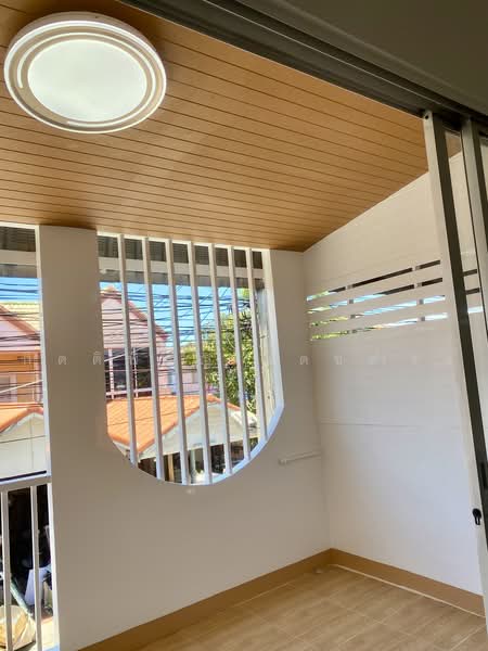 หมู่บ้านอีสแลนด์แอนด์เฮ้าส์, Chon Buri (Pattaya), Don Hualo, Muang Chon Buri, Chon Buri (Pattaya), 2 Bedrooms, 192 sqm, Townhouse For Sale, by กิตติพิชญ์ เดชดำรง, 500474250 - DDproperty.com