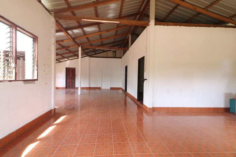 Renovator's Dream! Land & Home For Sale, Pa Kho, Udon Thani, Kut Chap, Udon Thani, 2 Bedrooms, 165 sqm, Single Detached House For Sale, by วีรภัทรา ดาร์เปอร์, 500474297 - DDproperty.com