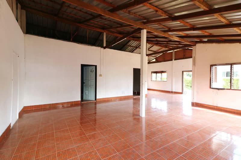 Renovator's Dream! Land & Home For Sale, Pa Kho, Udon Thani, Kut Chap, Udon Thani, 2 Bedrooms, 165 sqm, Single Detached House For Sale, by วีรภัทรา ดาร์เปอร์, 500474297 - DDproperty.com
