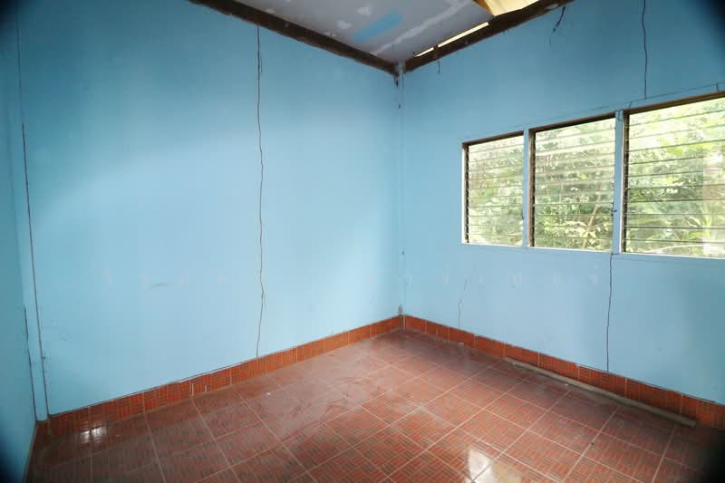 Renovator's Dream! Land & Home For Sale, Pa Kho, Udon Thani, Kut Chap, Udon Thani, 2 Bedrooms, 165 sqm, Single Detached House For Sale, by วีรภัทรา ดาร์เปอร์, 500474297 - DDproperty.com