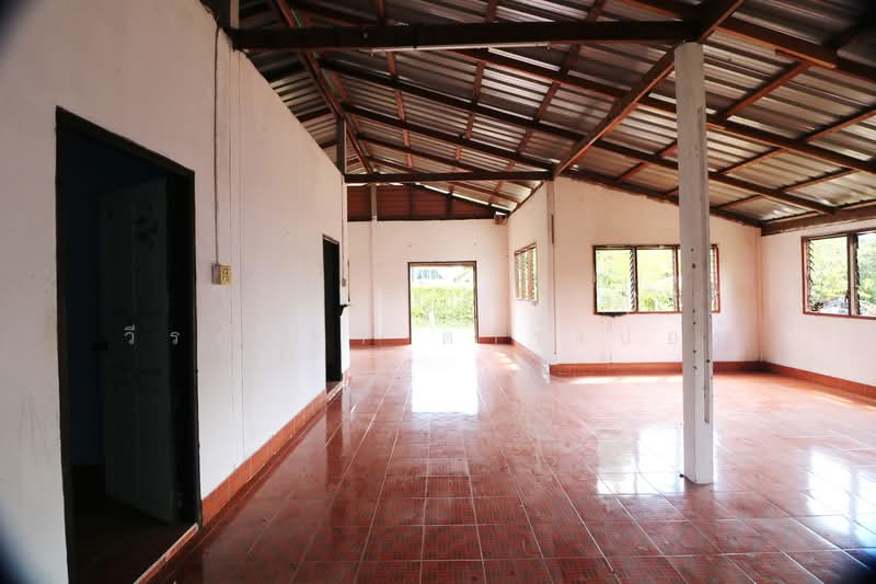 Renovator's Dream! Land & Home For Sale, Pa Kho, Udon Thani, Kut Chap, Udon Thani, 2 Bedrooms, 165 sqm, Single Detached House For Sale, by วีรภัทรา ดาร์เปอร์, 500474297 - DDproperty.com