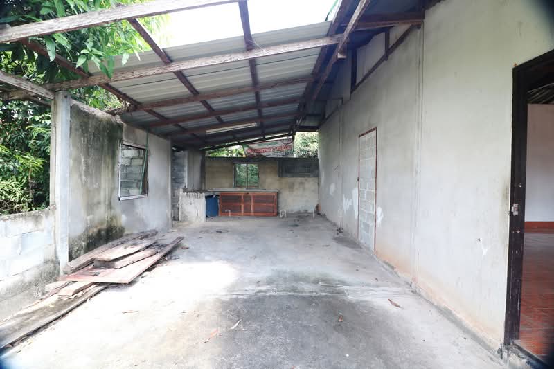 Renovator's Dream! Land & Home For Sale, Pa Kho, Udon Thani, Kut Chap, Udon Thani, 2 Bedrooms, 165 sqm, Single Detached House For Sale, by วีรภัทรา ดาร์เปอร์, 500474297 - DDproperty.com