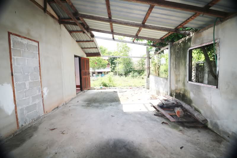 Renovator's Dream! Land & Home For Sale, Pa Kho, Udon Thani, Kut Chap, Udon Thani, 2 Bedrooms, 165 sqm, Single Detached House For Sale, by วีรภัทรา ดาร์เปอร์, 500474297 - DDproperty.com