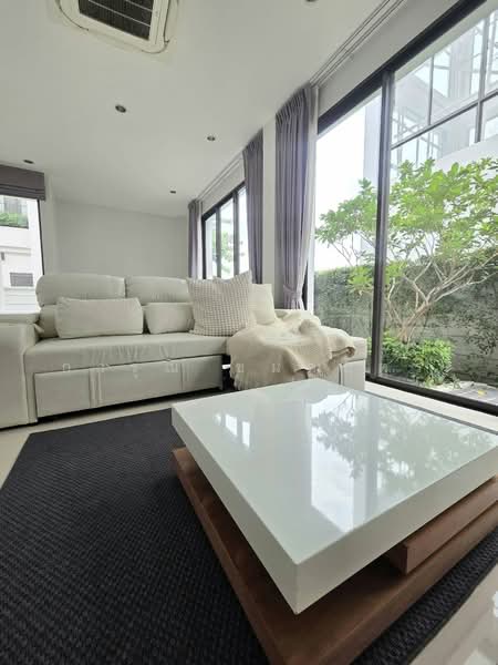 Aerie Srinakarin-Krungthepkreetha, Bangkok, Srinakarin - Romklao Road, Khlong Song Ton Nun, Lat Krabang, Bangkok, 5 Bedrooms, 390 sqm, Single Detached House For Rent, by การุณ ชมภูบุตร, 500474342 - DDproperty.com