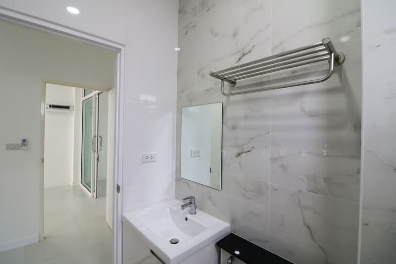 Wheelchair-Friendly 4-Bedroom House for Sale in Chum Phae, Khon Kaen, Chum Phae, Khon Kaen, 4 Bedrooms, 246 sqm, Single Detached House For Sale, by วีรภัทรา ดาร์เปอร์, 500474343 - DDproperty.com
