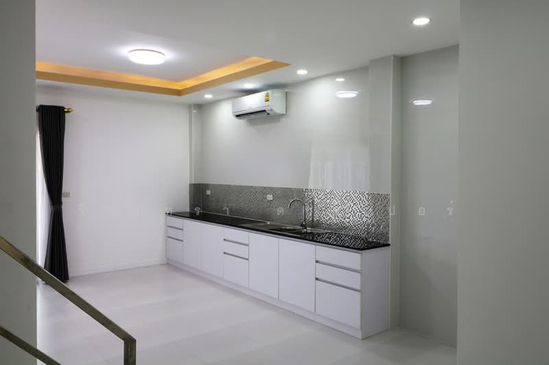 Wheelchair-Friendly 4-Bedroom House for Sale in Chum Phae, Khon Kaen, Chum Phae, Khon Kaen, 4 Bedrooms, 246 sqm, Single Detached House For Sale, by วีรภัทรา ดาร์เปอร์, 500474343 - DDproperty.com
