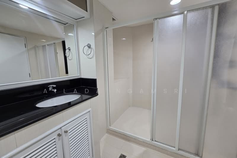 Peng Seng Mansion, Bangkok, หลังสวน หลังสวน, Lumphini, Pathum Wan, Bangkok, 2 Bedrooms, 200 sqm, Condo For Rent, by Ailada Ngamsri, 500474363 - DDproperty.com