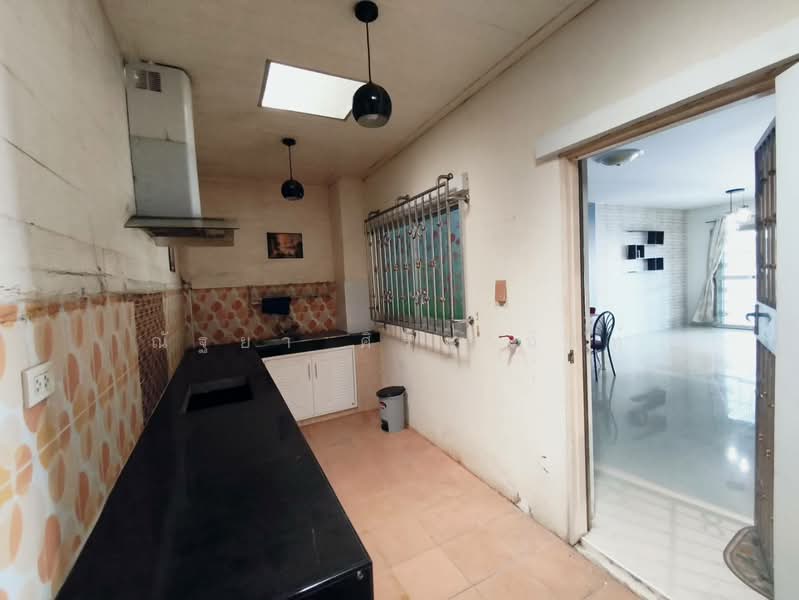 Ratchaphruek Suvarnabhumi-Ladkrabang Village, Bangkok, 397/183 Thanon Chalong Krung, Lam Pla Tiew, Lat Krabang, Bangkok, 3 Bedrooms, 140 sqm, Townhouse For Sale, by ณัฐยา ศิริฐานนท์, 500474379 - DDproperty.com