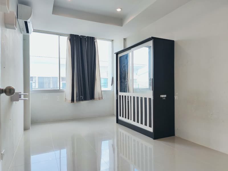 Ratchaphruek Suvarnabhumi-Ladkrabang Village, Bangkok, 397/183 Thanon Chalong Krung, Lam Pla Tiew, Lat Krabang, Bangkok, 3 Bedrooms, 140 sqm, Townhouse For Sale, by ณัฐยา ศิริฐานนท์, 500474379 - DDproperty.com