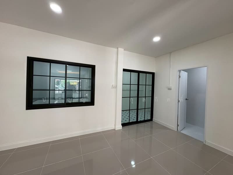 Moobaan Nattakan Phetkasem 112, Bangkok, Soi Petchkasem 112, Nong Kang Plu, Nong Khaem, Bangkok, 3 Bedrooms, 100 sqm, Townhouse For Sale, by ปริญญ์ จิรกุลกิตติ์, 500474380 - DDproperty.com