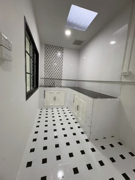 Moobaan Nattakan Phetkasem 112, Bangkok, Soi Petchkasem 112, Nong Kang Plu, Nong Khaem, Bangkok, 3 Bedrooms, 100 sqm, Townhouse For Sale, by ปริญญ์ จิรกุลกิตติ์, 500474380 - DDproperty.com