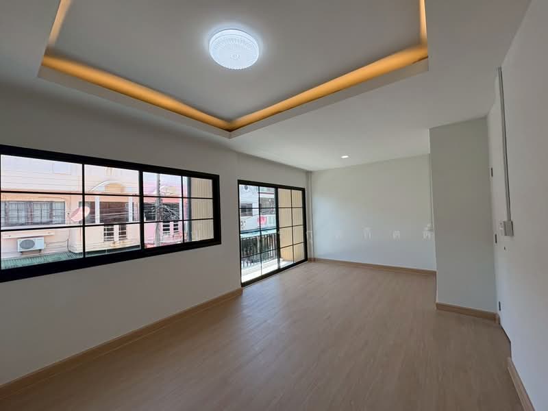 Moobaan Nattakan Phetkasem 112, Bangkok, Soi Petchkasem 112, Nong Kang Plu, Nong Khaem, Bangkok, 3 Bedrooms, 100 sqm, Townhouse For Sale, by ปริญญ์ จิรกุลกิตติ์, 500474380 - DDproperty.com