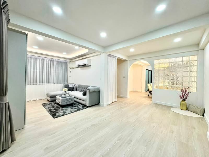 ห้วยขวาง, Bangkok, Din Daeng, Bangkok, 4 Bedrooms, 100 sqm, Single Detached House For Rent, by การุณ ชมภูบุตร, 500474384 - DDproperty.com