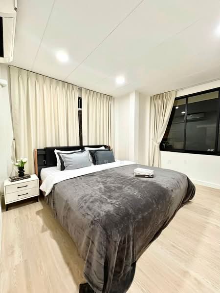 ห้วยขวาง, Bangkok, Din Daeng, Bangkok, 4 Bedrooms, 100 sqm, Single Detached House For Rent, by การุณ ชมภูบุตร, 500474384 - DDproperty.com