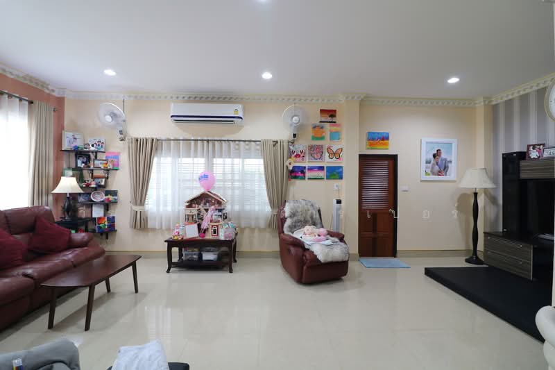 ขายบ้านสวย สไตล์โมเดิร์น 4 ห้องนอน 4 ห้องน้ำ อุดรธานี, อุดรธานี, หมากแข้ง, เมืองอุดรธานี, อุดรธานี, 225 ตร.ม., บ้านเดี่ยว ขาย, โดย วีรภัทรา ดาร์เปอร์, 500474385 - DDproperty.com