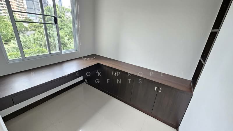 Blossom Ville, Bangkok, Sukhumvit 63 Road, Phra Kanong Nua, Watthana, Bangkok, 3 Bedrooms, 258 sqm, Condo For Rent, by BANGKOK PROPERTY AGENTS, 500474505 - DDproperty.com