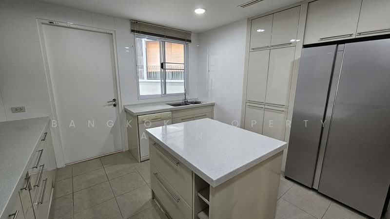 Blossom Ville, Bangkok, Sukhumvit 63 Road, Phra Kanong Nua, Watthana, Bangkok, 3 Bedrooms, 258 sqm, Condo For Rent, by BANGKOK PROPERTY AGENTS, 500474505 - DDproperty.com