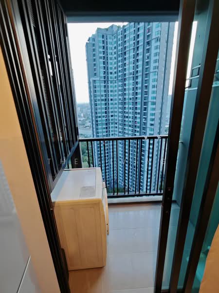 The Base Park East Sukhumvit 77, Bangkok, 99 Soi Pridi Banomyong 2, Phra Kanong Nua, Watthana, Bangkok, 1 Bedroom, 30 sqm, Condo For Rent, by The Living Bangkok, 500474512 - DDproperty.com