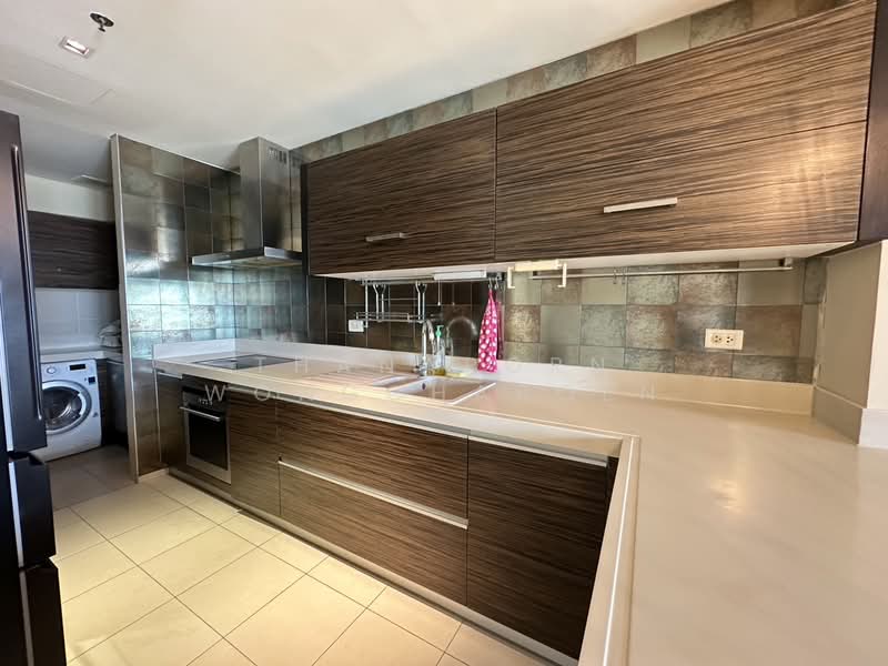The Lakes, Bangkok, 123 Ratchadaphisek Road, Khlong Toei, Bangkok, 2 Bedrooms, 110 sqm, Condo For Rent, by Thanaporn Wongcharoen, 500474536 - DDproperty.com