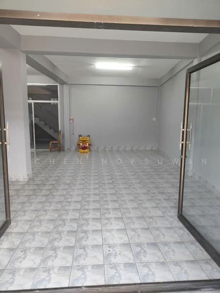 sale! 2-story townhouse with rooftop, located in Zone 8. 25 sq.wa, 3 bedrooms. Price: 2.8 million, Songkhla, Hat-Yai, Hat Yai, Songkhla, 3 Bedrooms, 80 sqm, Townhouse For Sale, by Rachen Nopsuwan, 500474545 - DDproperty.com