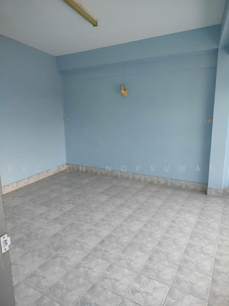sale! 2-story townhouse with rooftop, located in Zone 8. 25 sq.wa, 3 bedrooms. Price: 2.8 million, Songkhla, Hat-Yai, Hat Yai, Songkhla, 3 Bedrooms, 80 sqm, Townhouse For Sale, by Rachen Nopsuwan, 500474545 - DDproperty.com