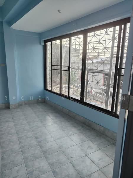 sale! 2-story townhouse with rooftop, located in Zone 8. 25 sq.wa, 3 bedrooms. Price: 2.8 million, Songkhla, Hat-Yai, Hat Yai, Songkhla, 3 Bedrooms, 80 sqm, Townhouse For Sale, by Rachen Nopsuwan, 500474545 - DDproperty.com