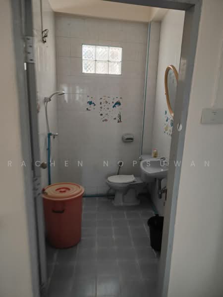 sale! 2-story townhouse with rooftop, located in Zone 8. 25 sq.wa, 3 bedrooms. Price: 2.8 million, Songkhla, Hat-Yai, Hat Yai, Songkhla, 3 Bedrooms, 80 sqm, Townhouse For Sale, by Rachen Nopsuwan, 500474545 - DDproperty.com
