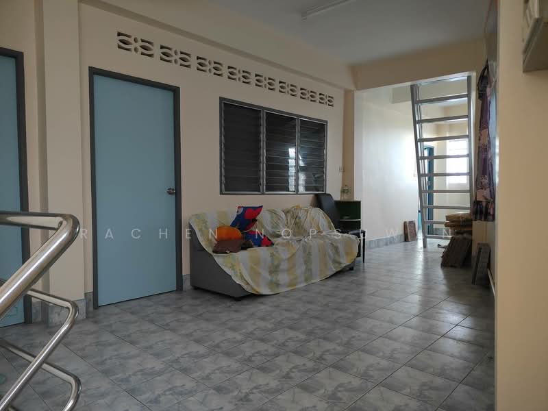 sale! 2-story townhouse with rooftop, located in Zone 8. 25 sq.wa, 3 bedrooms. Price: 2.8 million, Songkhla, Hat-Yai, Hat Yai, Songkhla, 3 Bedrooms, 80 sqm, Townhouse For Sale, by Rachen Nopsuwan, 500474545 - DDproperty.com