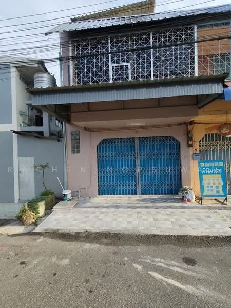 sale! 2-story townhouse with rooftop, located in Zone 8. 25 sq.wa, 3 bedrooms. Price: 2.8 million, Songkhla, Hat-Yai, Hat Yai, Songkhla, 3 Bedrooms, 80 sqm, Townhouse For Sale, by Rachen Nopsuwan, 500474545 - DDproperty.com