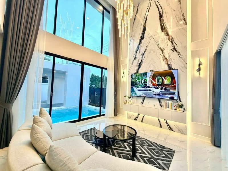 Newly built luxury pool villa in Pattaya, near Dongtan Beach. Excellent location, Chon Buri (Pattaya), Nong Pru, Bang Lamung (Pattaya), Chon Buri (Pattaya), 5 Bedrooms, 300 sqm, Villa For Sale, by A House Property Co.,Ltd., 500474556 - DDproperty.com