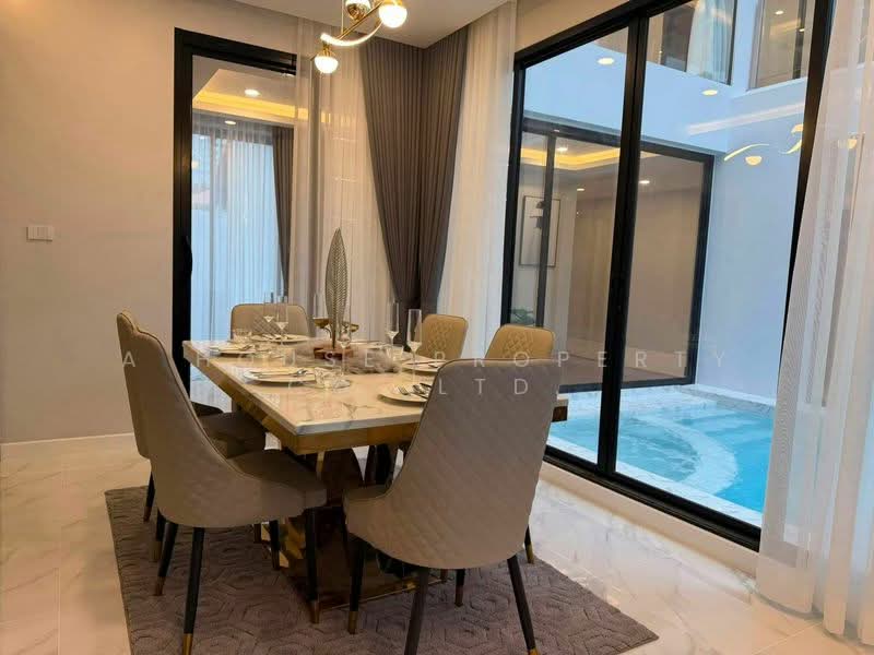 Newly built luxury pool villa in Pattaya, near Dongtan Beach. Excellent location, Chon Buri (Pattaya), Nong Pru, Bang Lamung (Pattaya), Chon Buri (Pattaya), 5 Bedrooms, 300 sqm, Villa For Sale, by A House Property Co.,Ltd., 500474556 - DDproperty.com