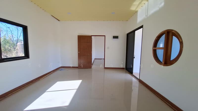 7+ Rai Land and Bungalow for Sale, Phen, Udon Thani, Thailand, Udon Thani, Ban That, Phen, Udon Thani, 1 Bedroom, 108 sqm, Single Detached House For Sale, by วีรภัทรา ดาร์เปอร์, 500474576 - DDproperty.com