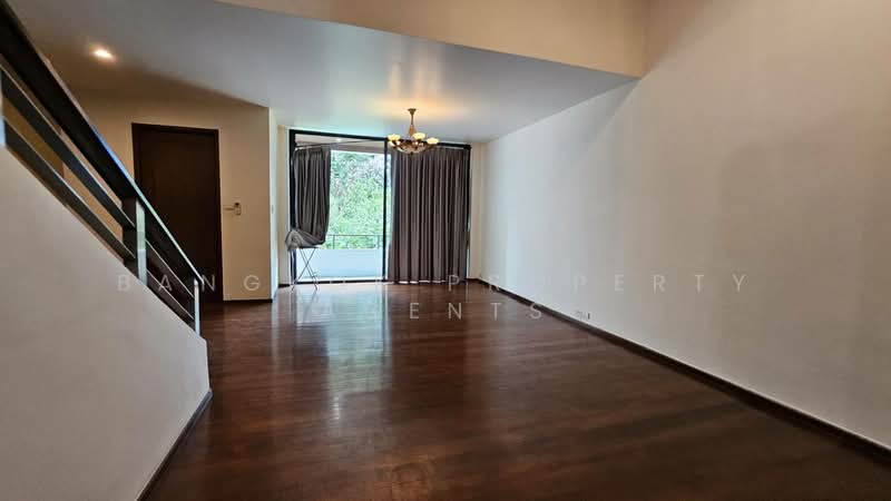 Townhouse in Ekkamai, Bangkok, Khlong Tan Nua, Watthana, Bangkok, 5 Bedrooms, 400 sqm, Townhouse For Rent, by BANGKOK PROPERTY AGENTS, 500474595 - DDproperty.com
