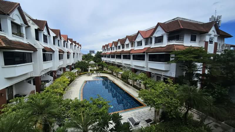 Townhouse in Ekkamai, Bangkok, Khlong Tan Nua, Watthana, Bangkok, 5 Bedrooms, 400 sqm, Townhouse For Rent, by BANGKOK PROPERTY AGENTS, 500474595 - DDproperty.com