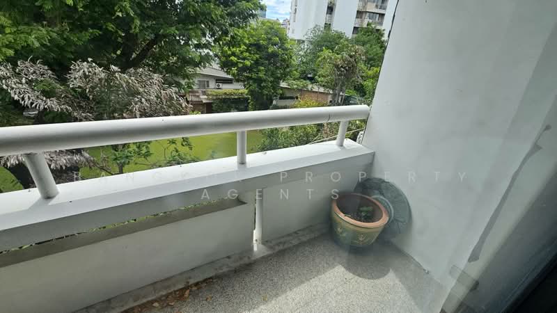 Townhouse in Ekkamai, Bangkok, Khlong Tan Nua, Watthana, Bangkok, 5 Bedrooms, 400 sqm, Townhouse For Rent, by BANGKOK PROPERTY AGENTS, 500474595 - DDproperty.com