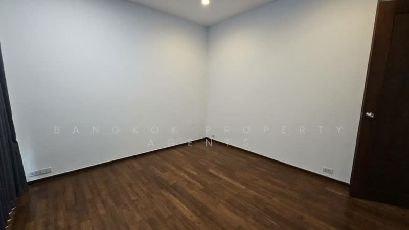 Townhouse in Ekkamai, Bangkok, Khlong Tan Nua, Watthana, Bangkok, 5 Bedrooms, 400 sqm, Townhouse For Rent, by BANGKOK PROPERTY AGENTS, 500474595 - DDproperty.com