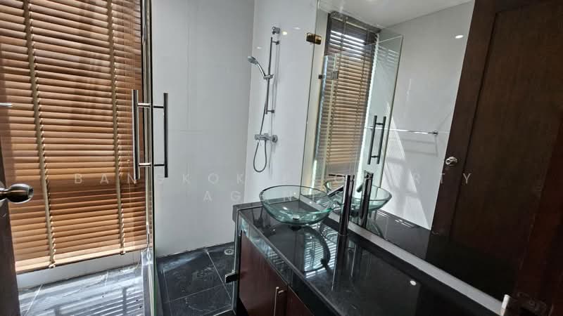 Townhouse in Ekkamai, Bangkok, Khlong Tan Nua, Watthana, Bangkok, 5 Bedrooms, 400 sqm, Townhouse For Rent, by BANGKOK PROPERTY AGENTS, 500474595 - DDproperty.com