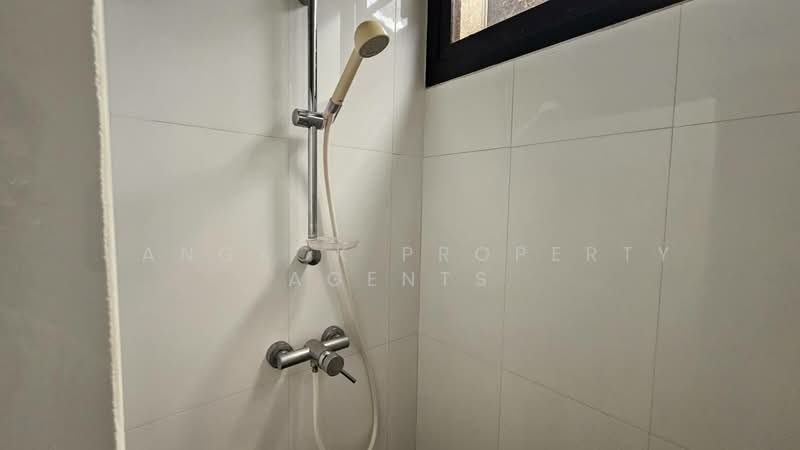 Townhouse in Ekkamai, Bangkok, Khlong Tan Nua, Watthana, Bangkok, 5 Bedrooms, 400 sqm, Townhouse For Rent, by BANGKOK PROPERTY AGENTS, 500474595 - DDproperty.com