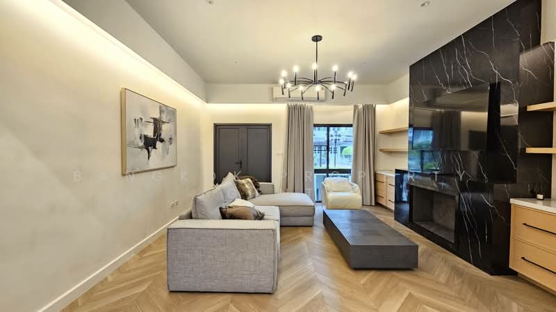 Townhome in Ekkamai, Bangkok, Khlong Tan Nua, Watthana, Bangkok, 5 Bedrooms, 350 sqm, Townhouse For Rent, by BANGKOK PROPERTY AGENTS, 500474602 - DDproperty.com