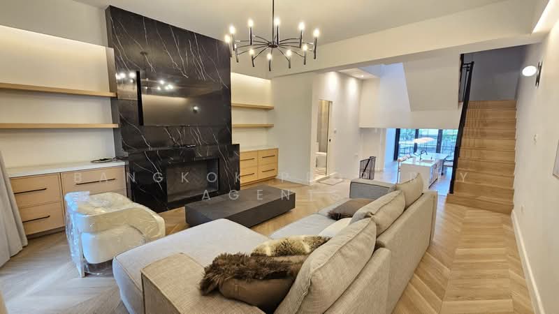 Townhome in Ekkamai, Bangkok, Khlong Tan Nua, Watthana, Bangkok, 5 Bedrooms, 350 sqm, Townhouse For Rent, by BANGKOK PROPERTY AGENTS, 500474602 - DDproperty.com