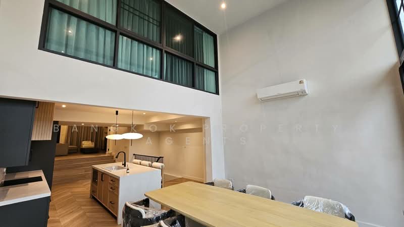 Townhome in Ekkamai, Bangkok, Khlong Tan Nua, Watthana, Bangkok, 5 Bedrooms, 350 sqm, Townhouse For Rent, by BANGKOK PROPERTY AGENTS, 500474602 - DDproperty.com