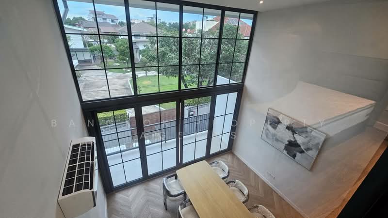 Townhome in Ekkamai, Bangkok, Khlong Tan Nua, Watthana, Bangkok, 5 Bedrooms, 350 sqm, Townhouse For Rent, by BANGKOK PROPERTY AGENTS, 500474602 - DDproperty.com