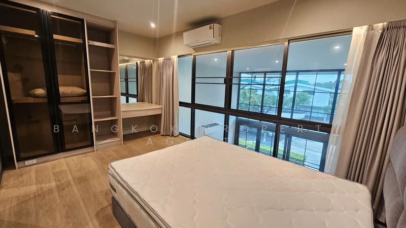 Townhome in Ekkamai, Bangkok, Khlong Tan Nua, Watthana, Bangkok, 5 Bedrooms, 350 sqm, Townhouse For Rent, by BANGKOK PROPERTY AGENTS, 500474602 - DDproperty.com