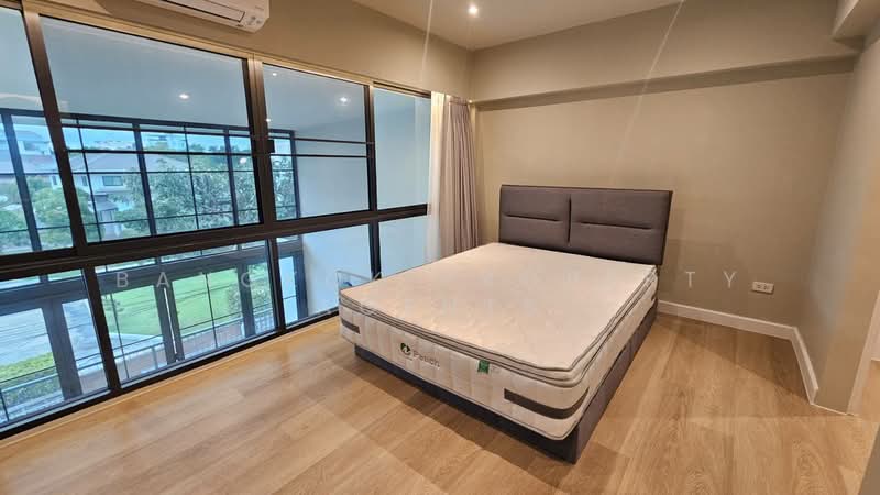 Townhome in Ekkamai, Bangkok, Khlong Tan Nua, Watthana, Bangkok, 5 Bedrooms, 350 sqm, Townhouse For Rent, by BANGKOK PROPERTY AGENTS, 500474602 - DDproperty.com