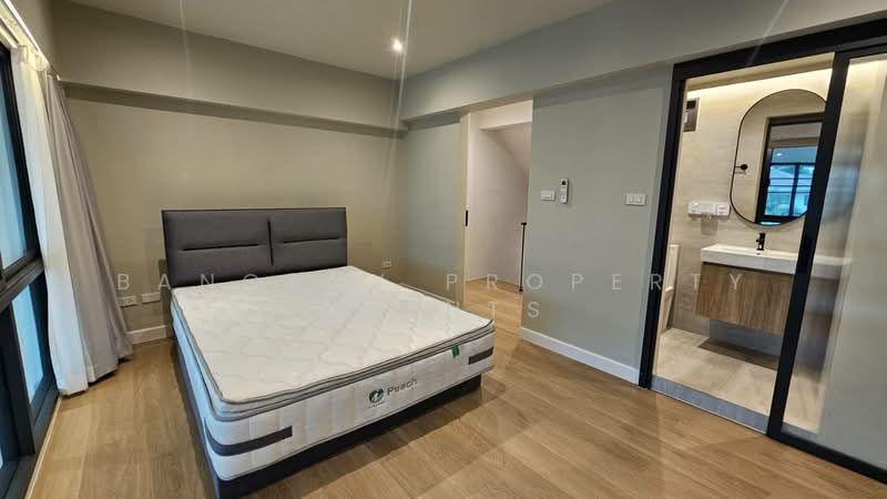 Townhome in Ekkamai, Bangkok, Khlong Tan Nua, Watthana, Bangkok, 5 Bedrooms, 350 sqm, Townhouse For Rent, by BANGKOK PROPERTY AGENTS, 500474602 - DDproperty.com