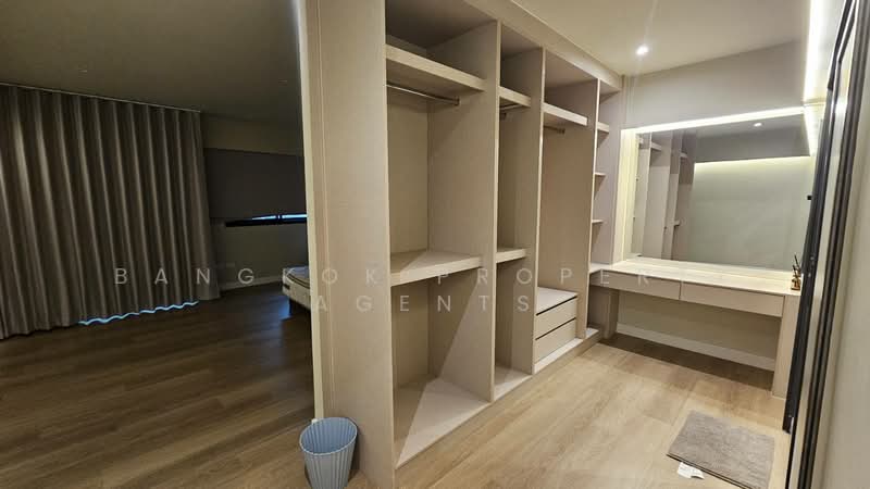 Townhome in Ekkamai, Bangkok, Khlong Tan Nua, Watthana, Bangkok, 5 Bedrooms, 350 sqm, Townhouse For Rent, by BANGKOK PROPERTY AGENTS, 500474602 - DDproperty.com